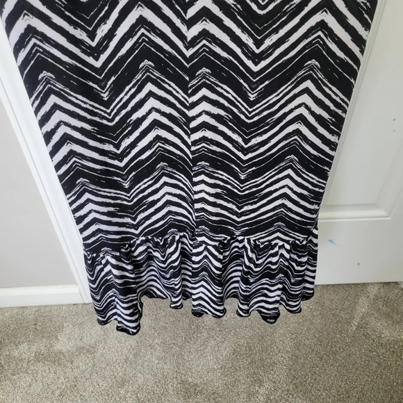 J Valdi Black White Chevron Sleeveless Maxi Dress Braided Staps Flutter Ruffle L - Picture 6 of 13